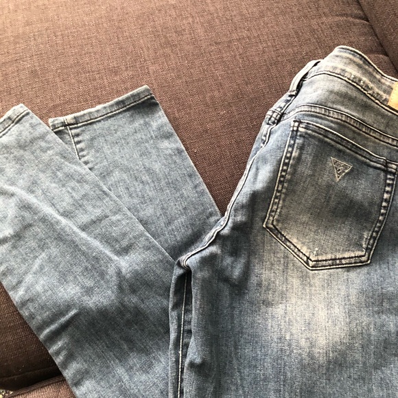 Women’s Guess denim jeans - Picture 5 of 5